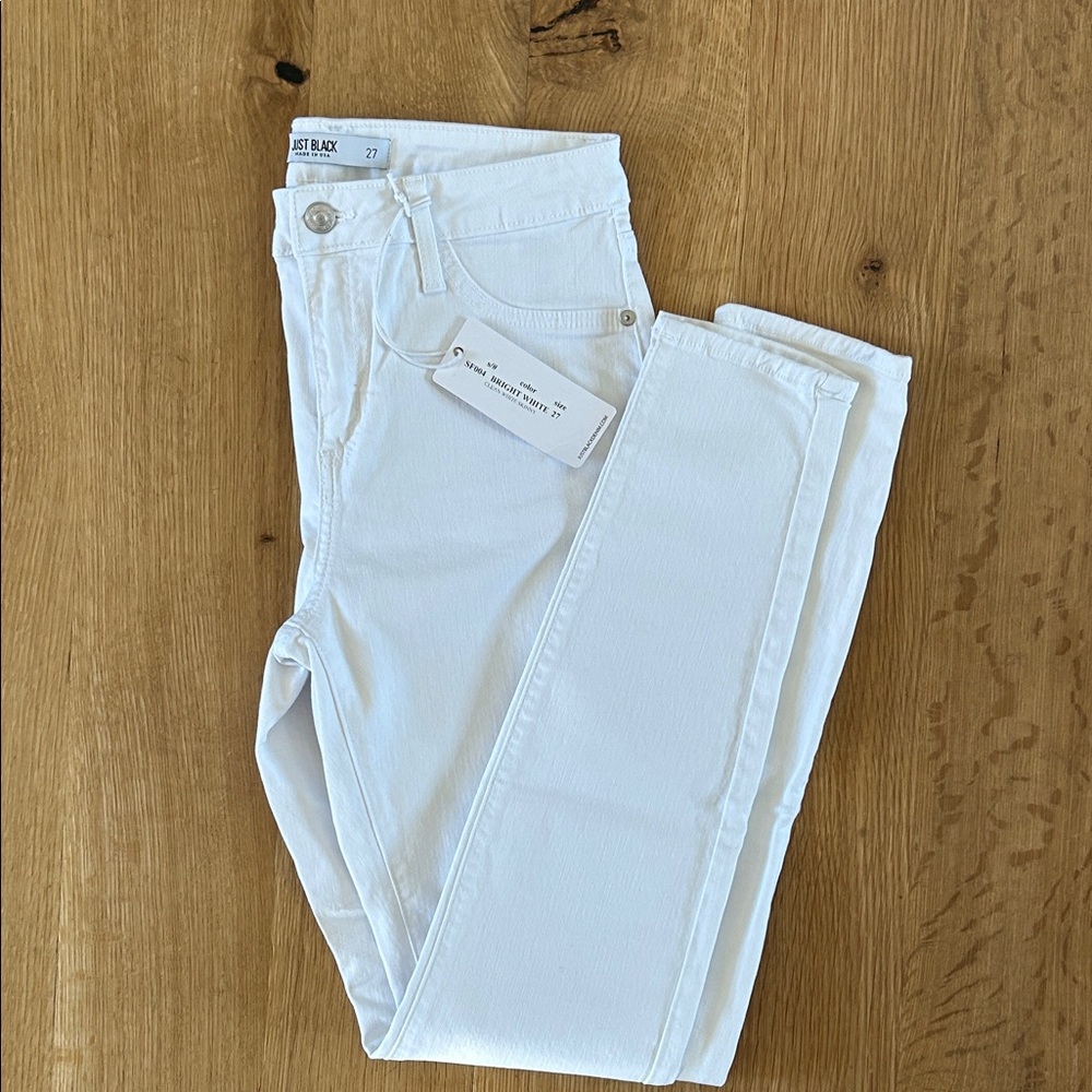 Just Black Women's Crisp White Skinny Jeans